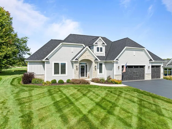 1360 Masters ROAD #20-23, Lake Geneva, WI 53147