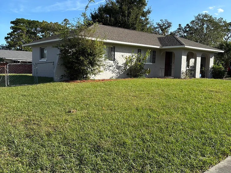 4893 Lake Ridge Rd — Photo 2
