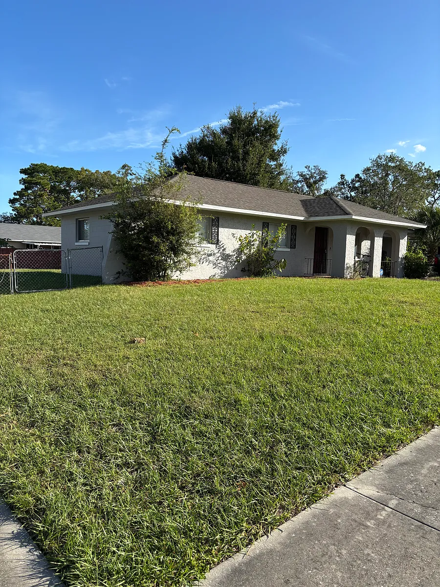 Building Photo - 4893 Lake Ridge Rd