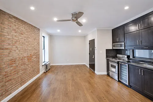 17 W 103rd St Photo 1