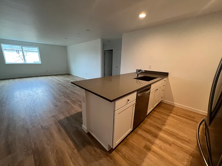 314 SW Washington Ave #102 — Photo 10