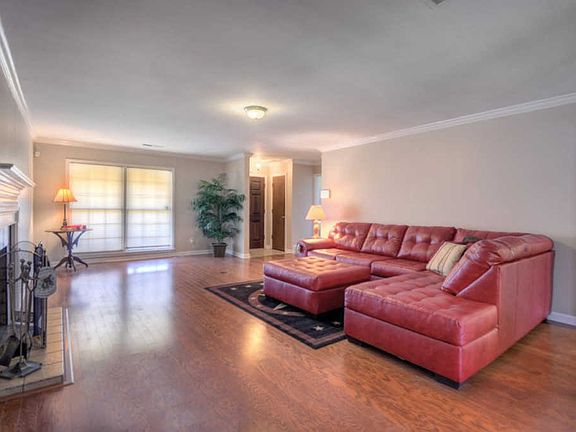 2nd image of 7295 Germanshire Ln