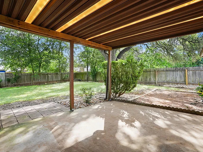 2600 Greenland Ln — Photo 18
