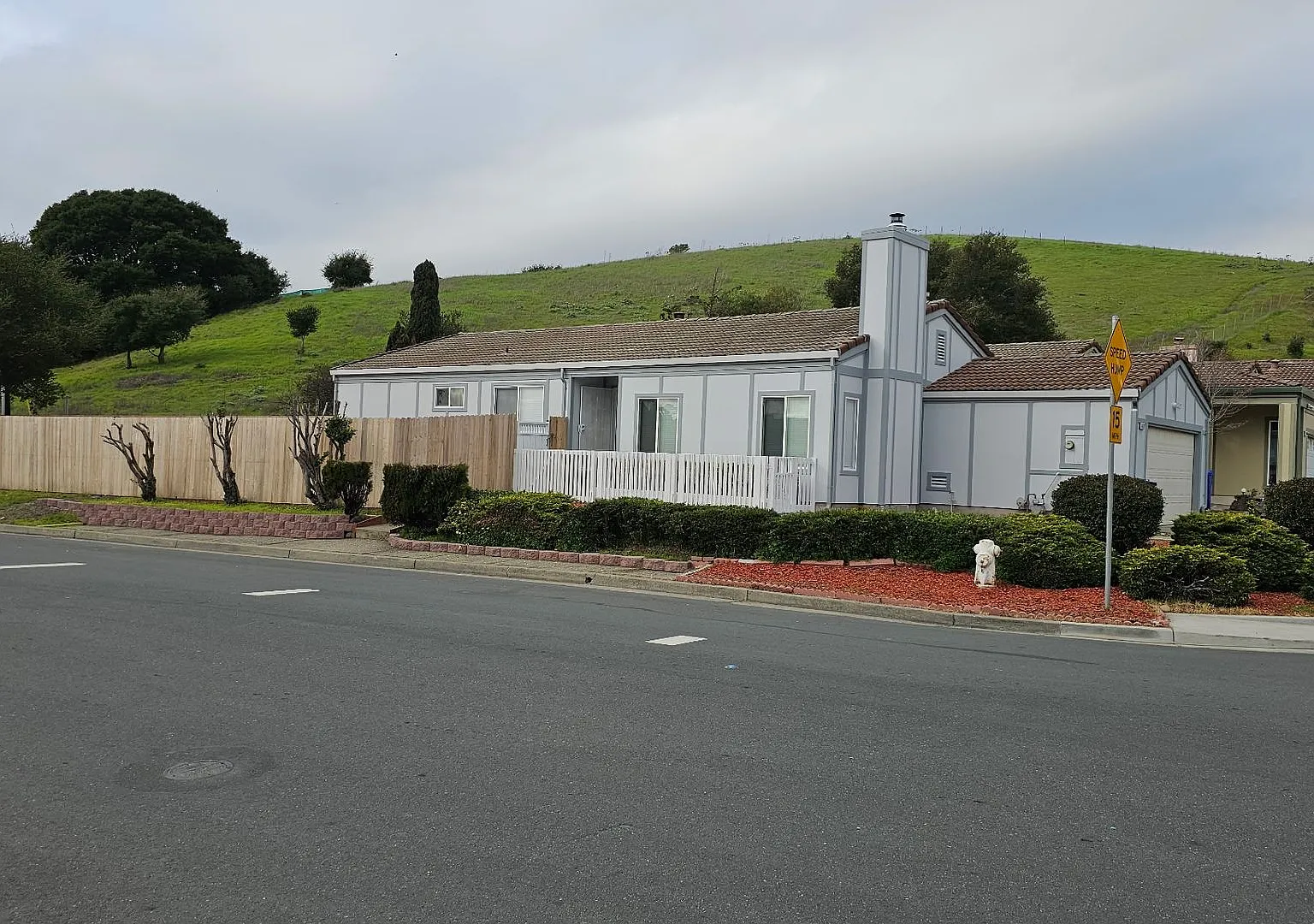 Beautifully remodeled 3 bedroom, 2 bath Home with bonus room — Photo 1