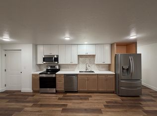 722 W Walnut Bark Ln #B, Mapleton, UT 84664