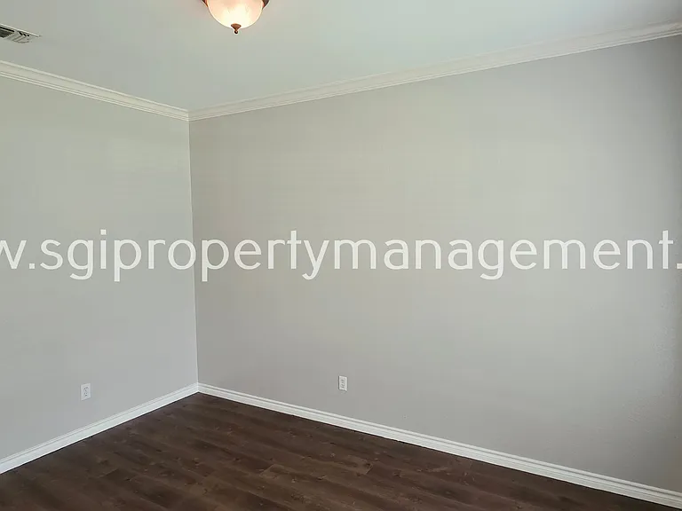 1513 Lodengreen Ct — Photo 4