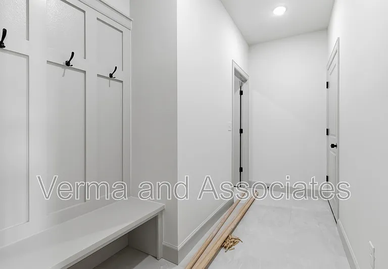 1240 Mammoth St — Photo 11
