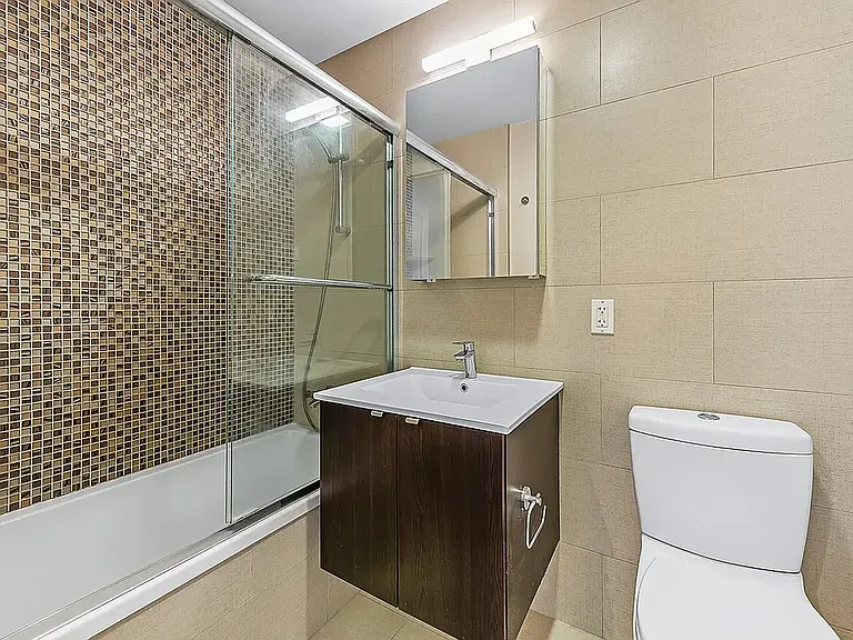 25-13 27th St #2B — Photo 7