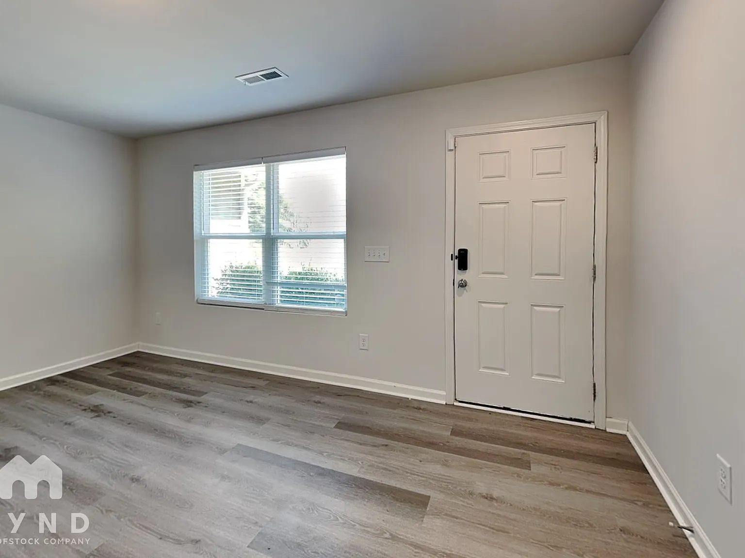 3 bed, 2.0 bath, 1220 sqft, $1,795 — Photo 2