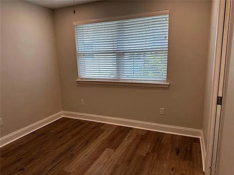 301 Labarre Dr #B — Photo 11