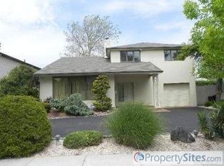 2111 Holland Way, Merrick, NY 11566