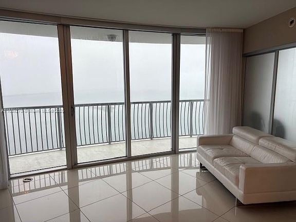 4th image of 1750 N Bayshore Dr APT 5501