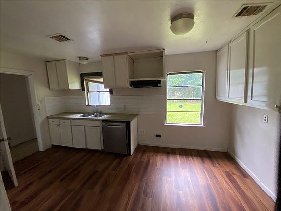 3rd image of 5719 Beldart St
