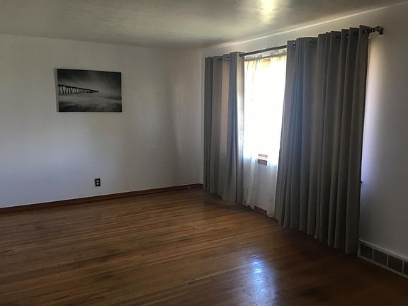 3rd image of 25 Abeles Ave