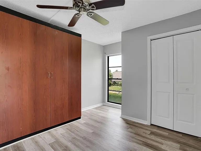 15217 W Pond Woods Dr — Photo 32