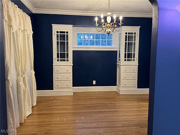 4th image of 2127 Olive Ave