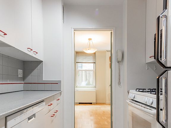 4th image of 207 E 74th St APT 1A