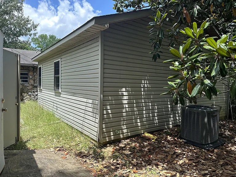 111 Shackelford Dr #1 — Photo 9