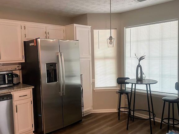5th image of 140 Oaklake Dr