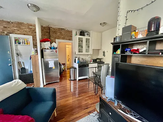 Rented by Highline Residential | media 2