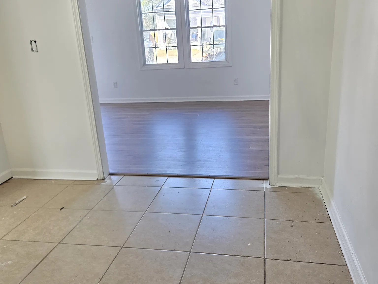 347 Grant Ave — Photo 2