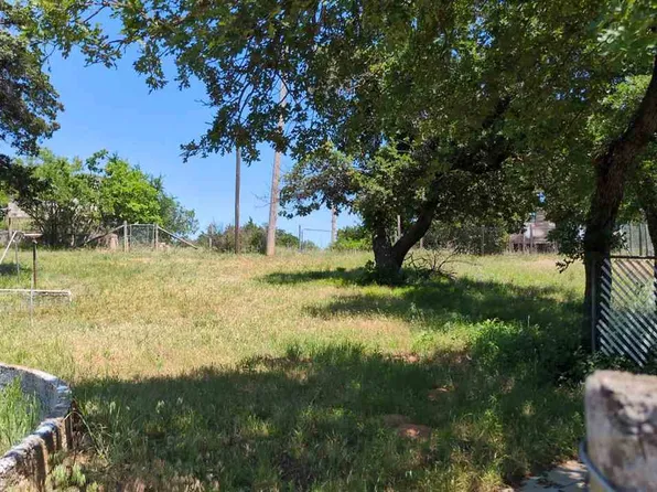 107 Hollar Rd, Anadarko, OK 73005