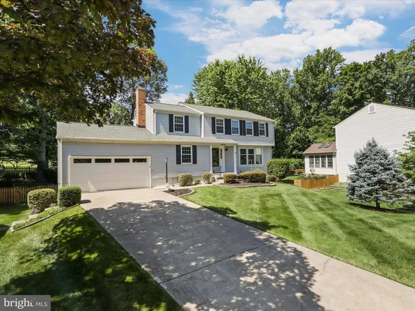 16029 Fairway Dr, Dumfries, VA 22025