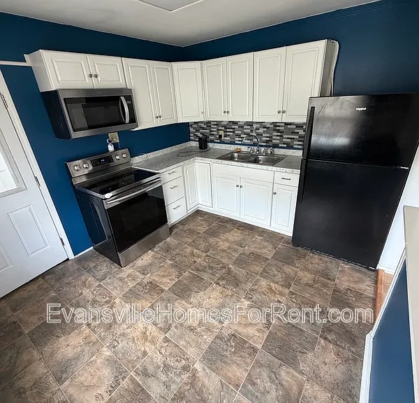719 Lexington Rd — Photo 6