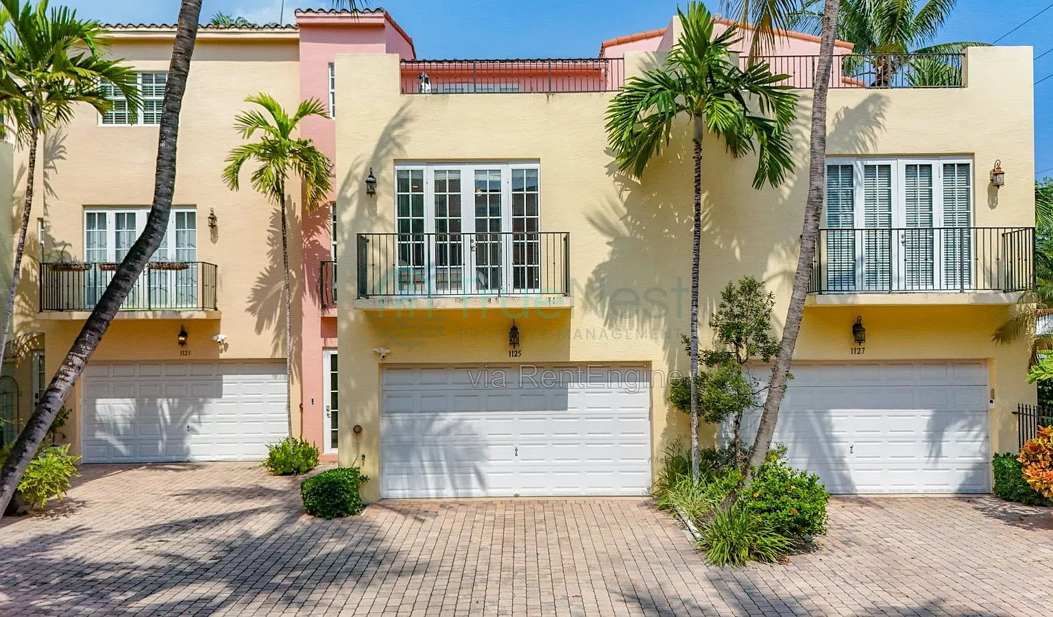 3 bed, 4.0 bath, 2692 sqft, $5,200 — Photo 2