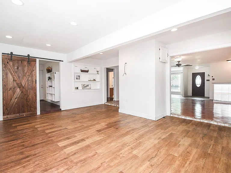 2406 Blue Mist Ct — Photo 11