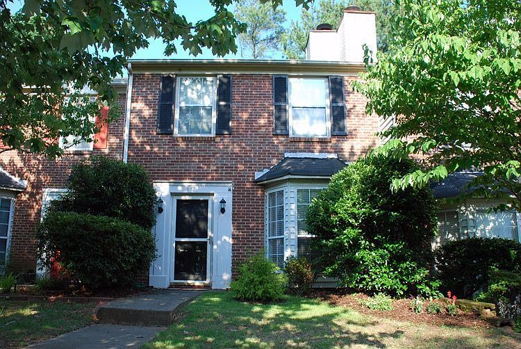 1st image of 2921 Lexington Trace Dr SE