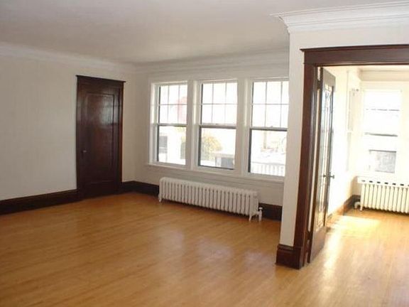 LR and Sun Room from the DR