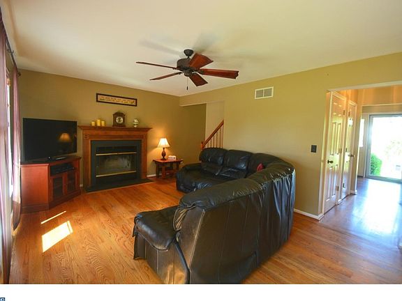 4th image of 121 Lynn Cir