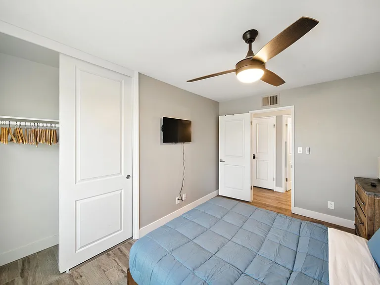 2207 N 71st St — Photo 12