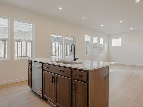 3rd image of 3614 N Oak Blvd #325