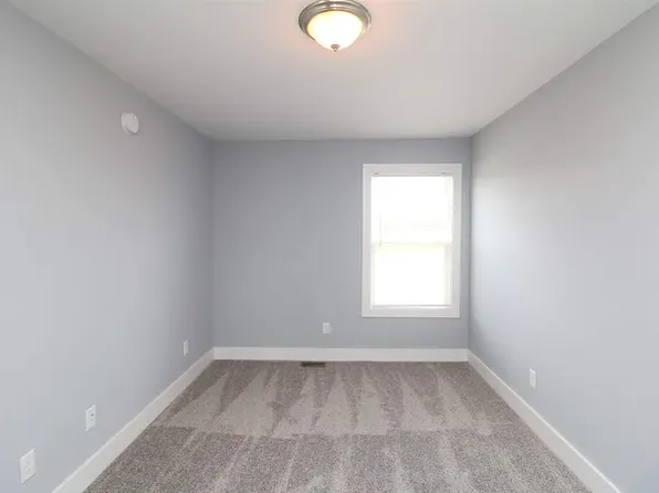 128 Abbey Rd, Versailles, KY 40383