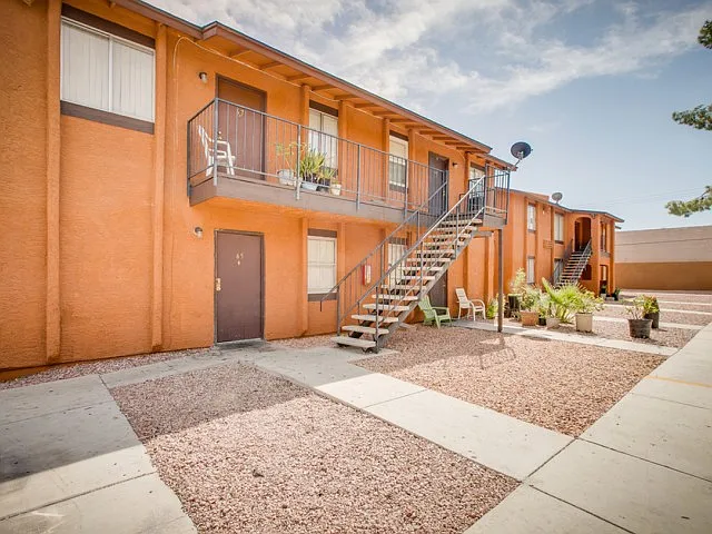 Lake Charlotte Apartments — Photo 9