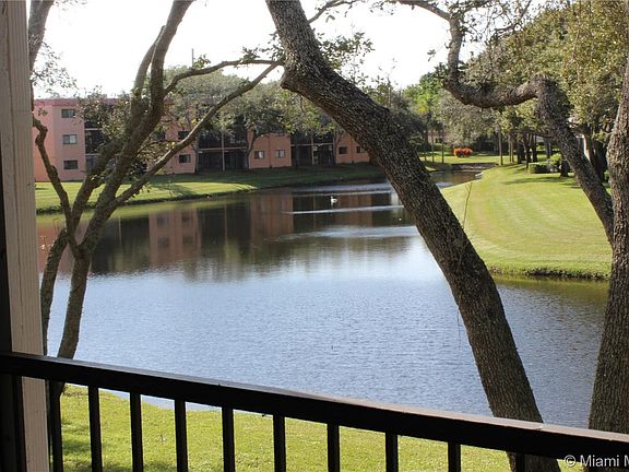 2nd image of 15461 Pembridge Dr APT 211