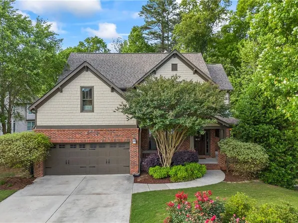 414 Silvertop Dr, Grayson, GA 30017