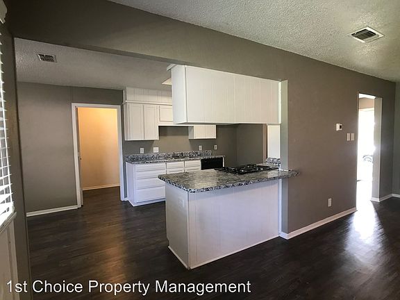 3rd image of 3516 Park Lake Dr
