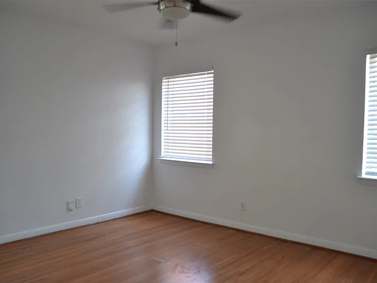 3879 Clover Ln — Photo 9
