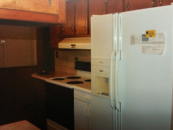 3rd image of 1816 Alwyne Dr