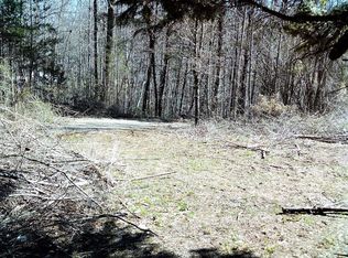 7275 Honeysuckle Dr, Hickory, NC 28602