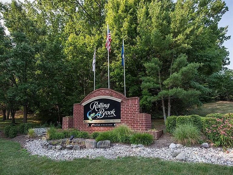 Garden Style Community with Cheerful Sidewalks and Abundant Outdoor Space