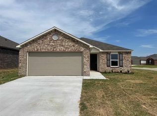 908 NE 2nd St, Perkins, OK 74059