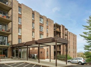 511 1st St N APT 502, Charlottesville, VA