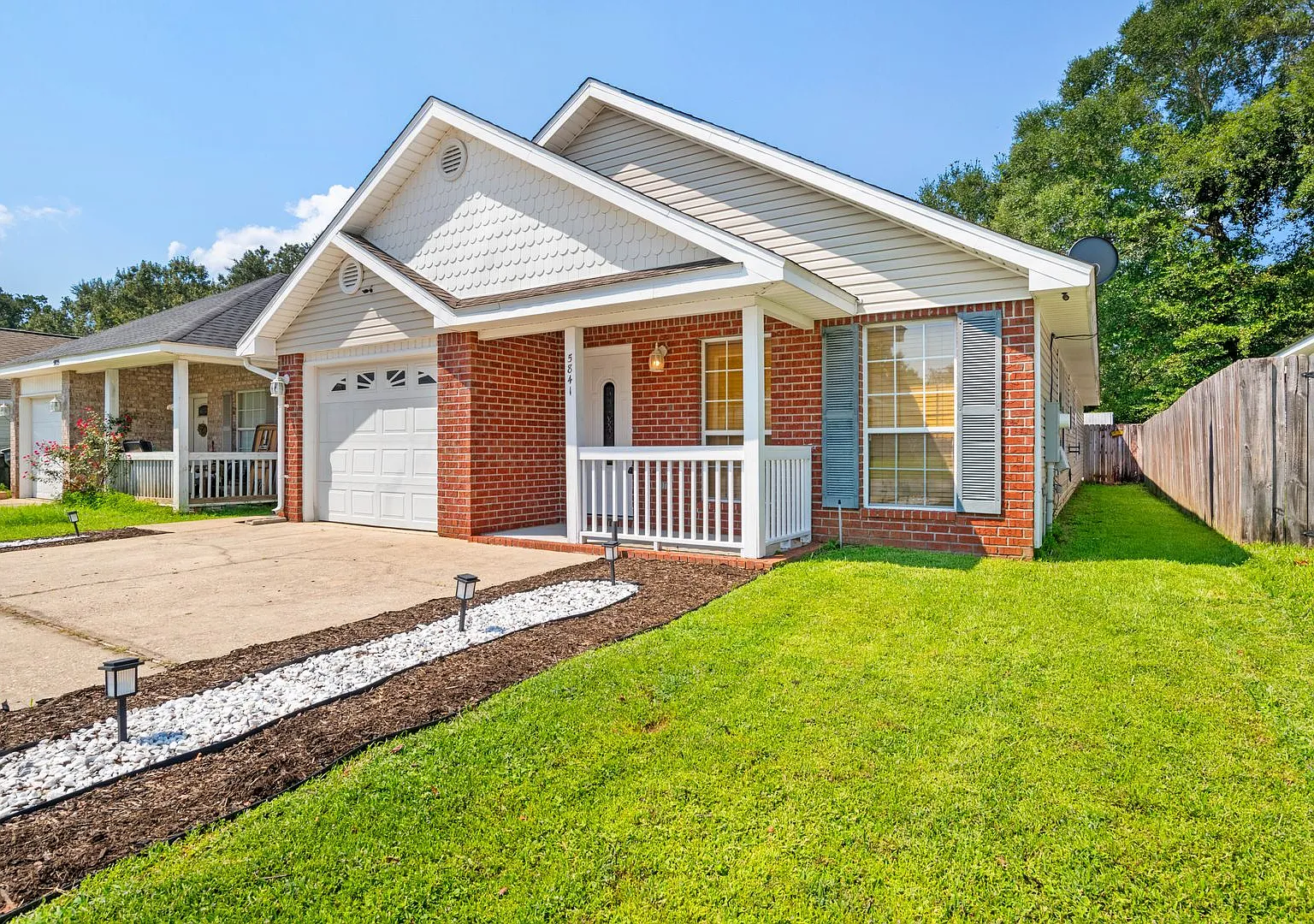 4 bedroom home in quiet neighborhood — Photo 3
