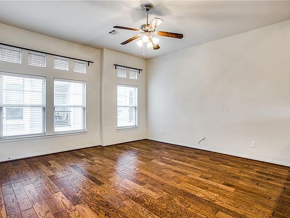 5th image of 2326 Stutz Dr Unit 114