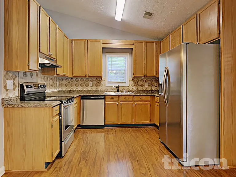 726 Westbury Dr — Photo 22