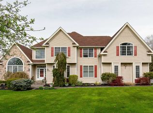 47 Autumn Chase Dr, Hopewell Junction, NY 12533